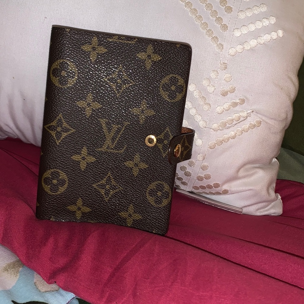 Authentic LV Agenda